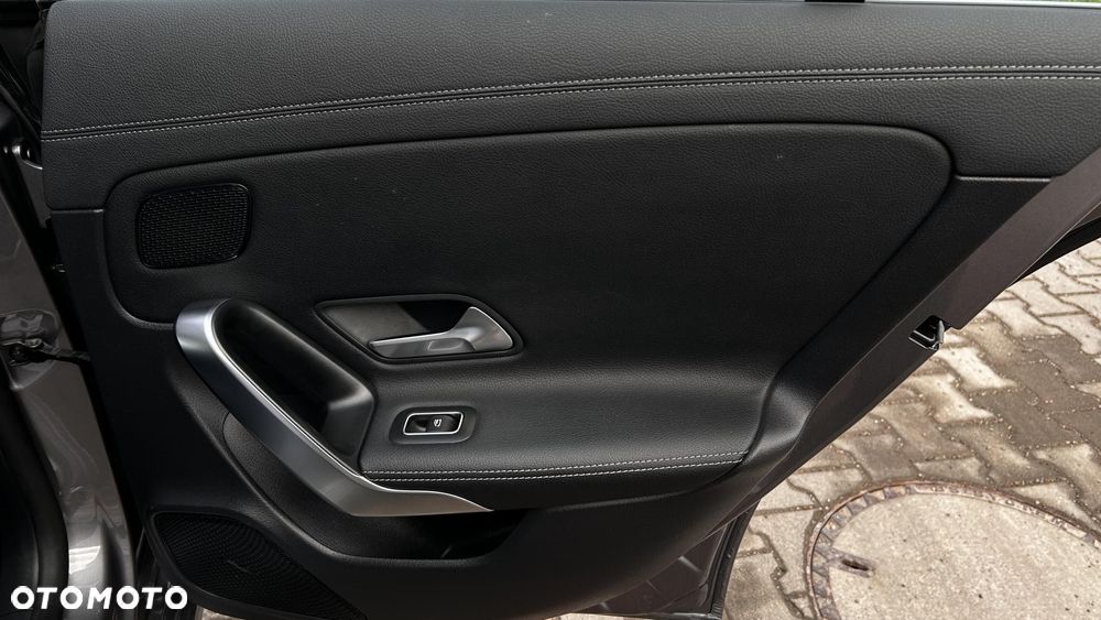 Mercedes-Benz CLA - 27