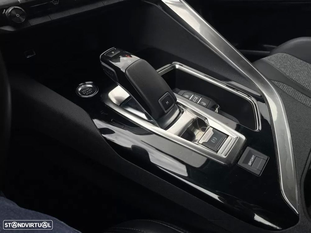 Peugeot 3008 1.2 PureTech Allure Pack EAT8 - 41