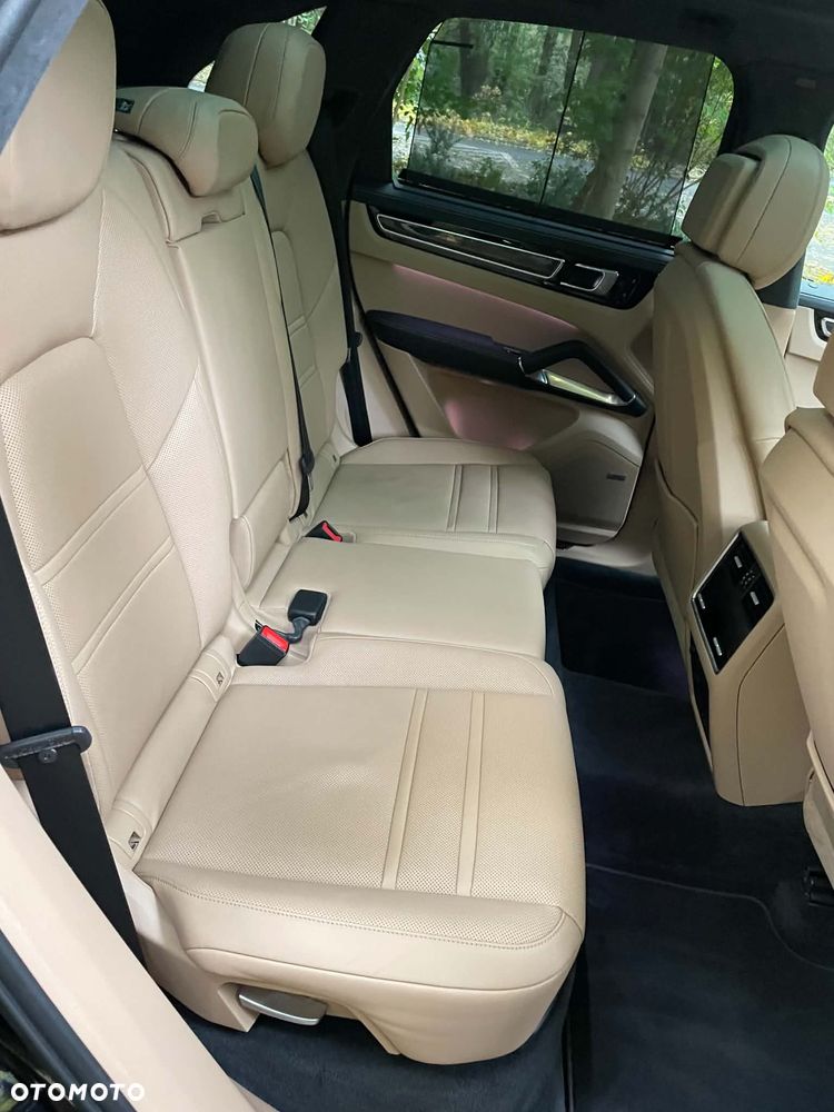 Porsche Cayenne - 9
