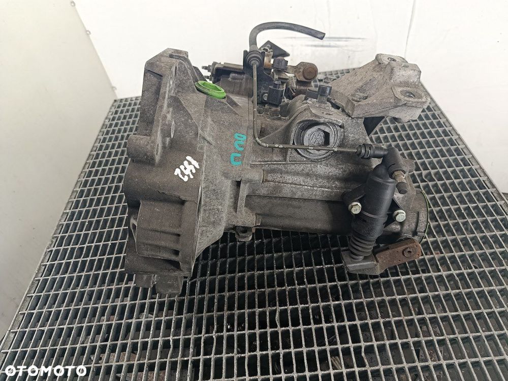 SKRZYNIA BIEGÓW MANUALNA 5 VW GOLF IV DUU 1.6 SR - 5