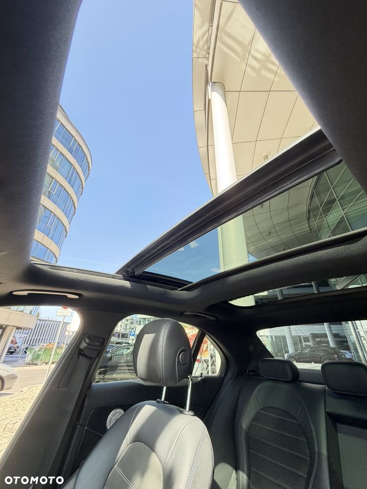 Mercedes-Benz Klasa C 300 d 4MATIC 9G-TRONIC - 17