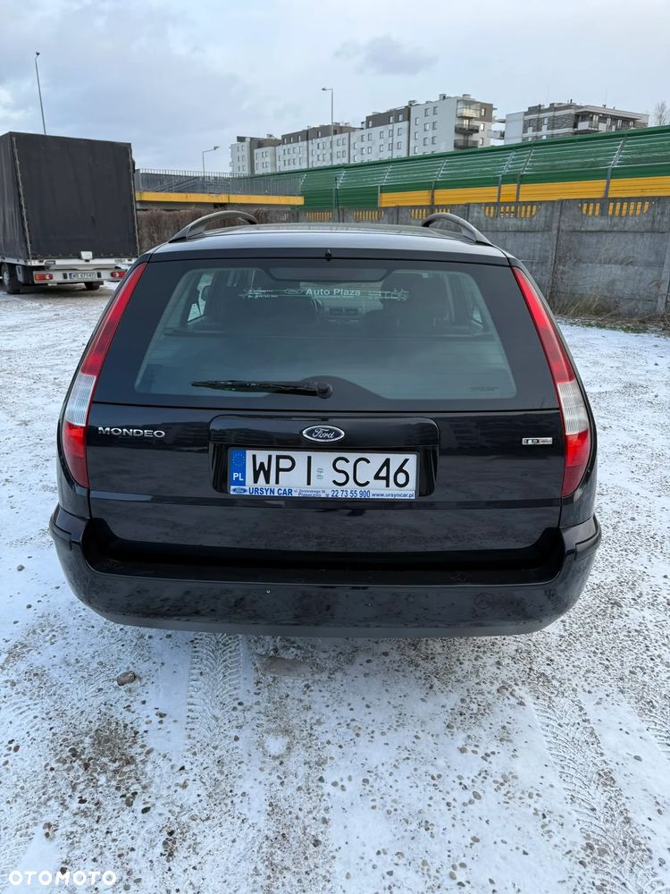 Ford Mondeo 2.0 TDCi Ghia - 13
