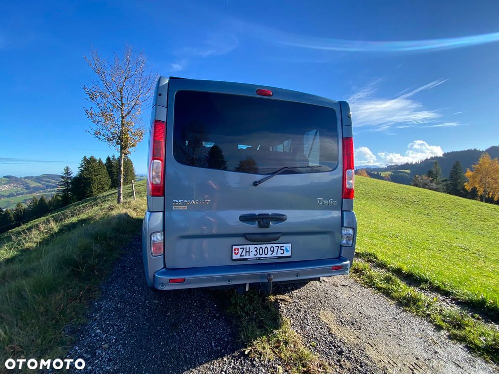 Renault Trafic Grand Passenger Black Edition - 3