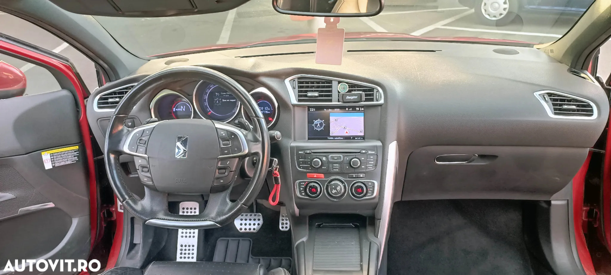 Citroën DS4 e-HDi 110 EGS6 SoChic - 14