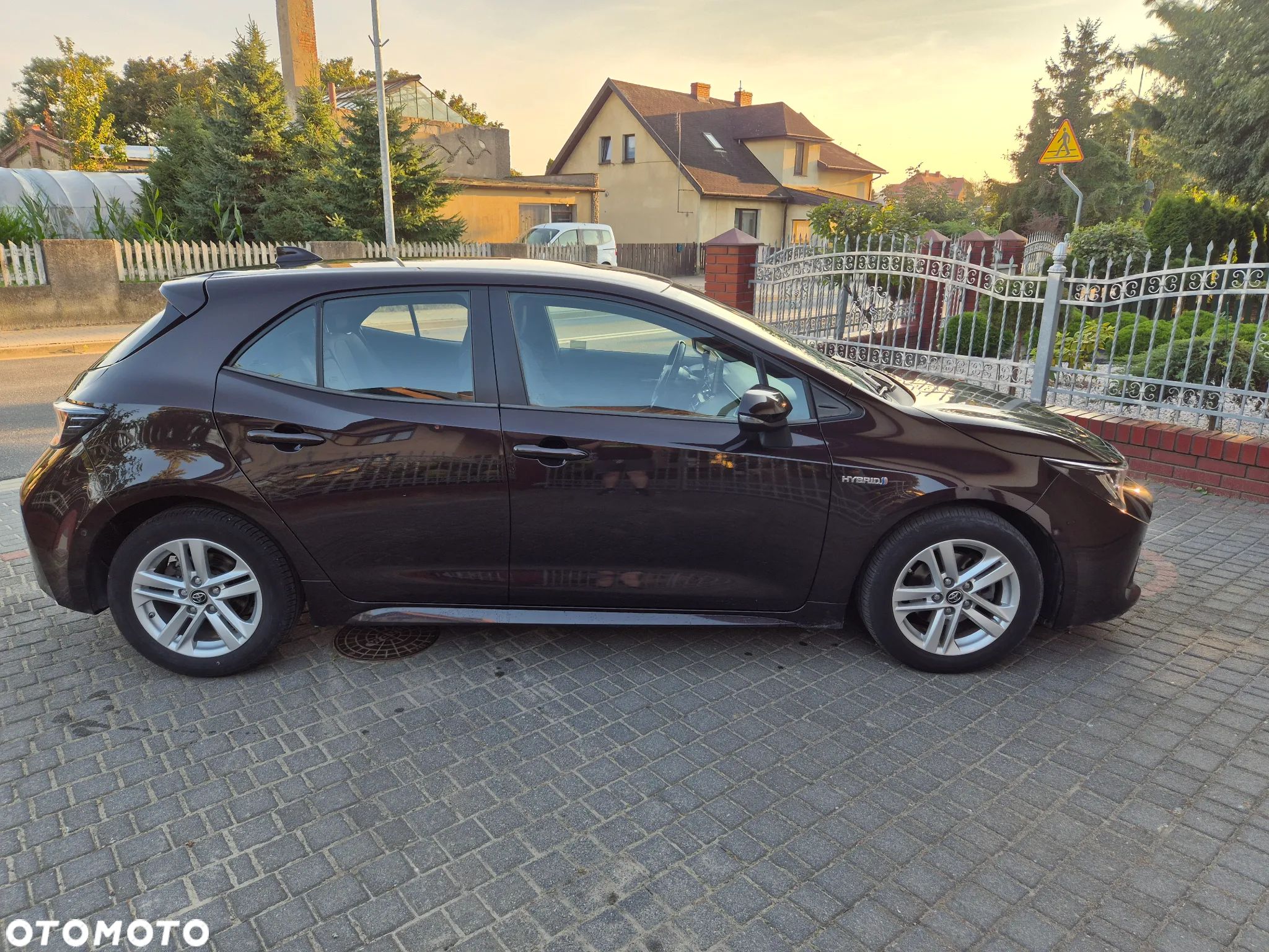 Toyota Corolla 1.8 Hybrid Comfort - 1
