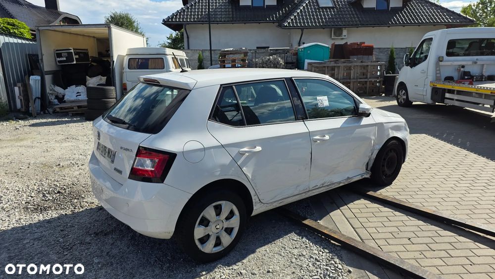 Skoda Fabia 1.0 Ambition - 10