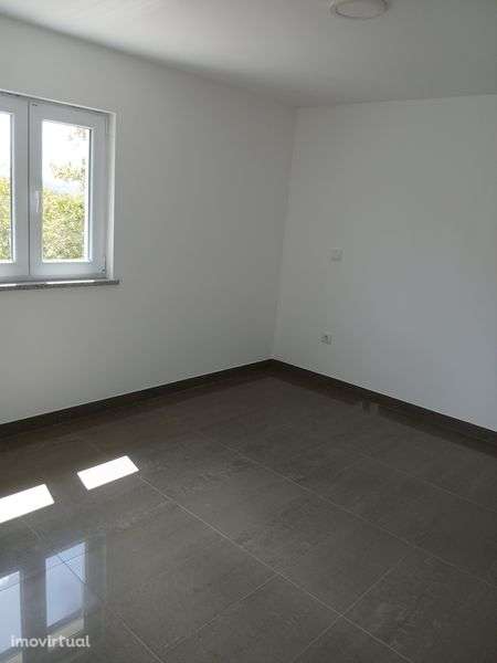 Moradia para alugar - Grande imagem: 2/3