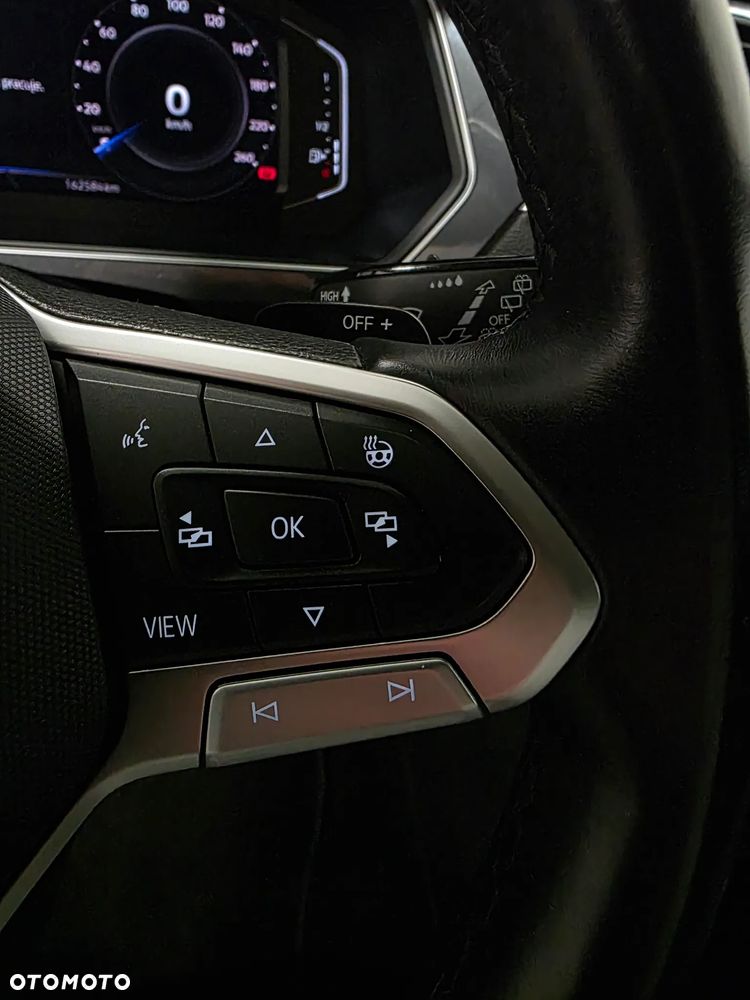 Volkswagen Tiguan Allspace - 22