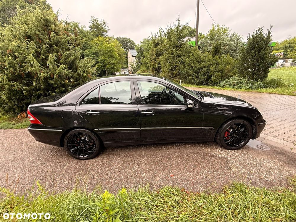 Mercedes-Benz Klasa C 280 Classic 4-Matic - 9