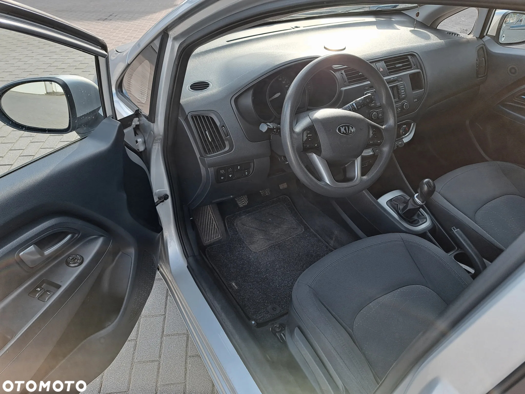Kia Rio 1.1 crdi M - 12