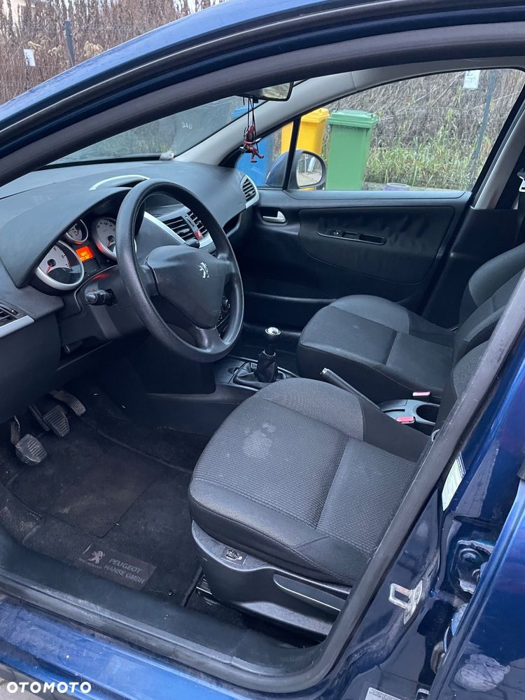 Peugeot 207 - 7