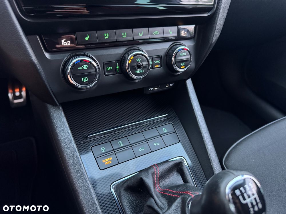 Skoda Octavia 2.0 TSI RS - 29