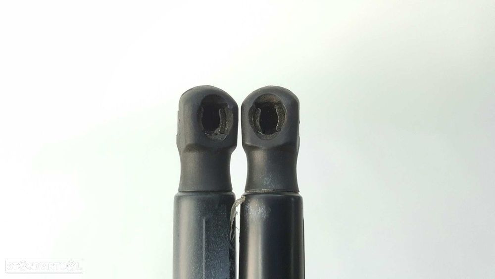 AMORTECEDORESDO CAPÔ LAND ROVER FREELANDER (LR2) TD4 E - 2