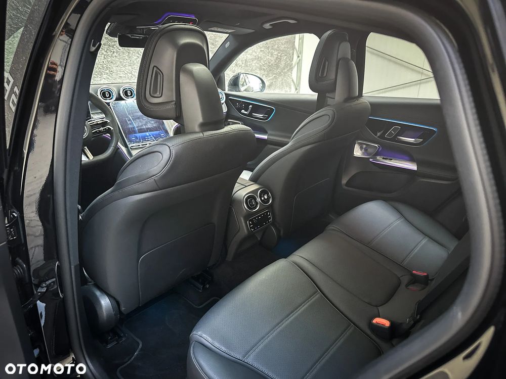 Mercedes-Benz GLC - 33