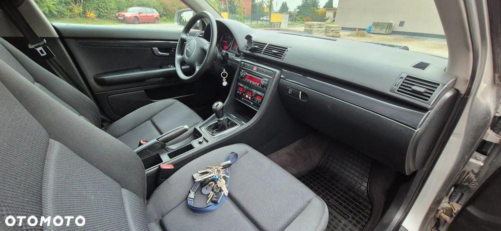 Audi A4 Limousine - 15