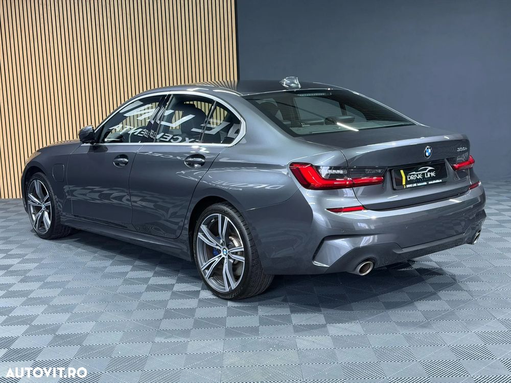 BMW Seria 3 330e Aut. M Sport - 37