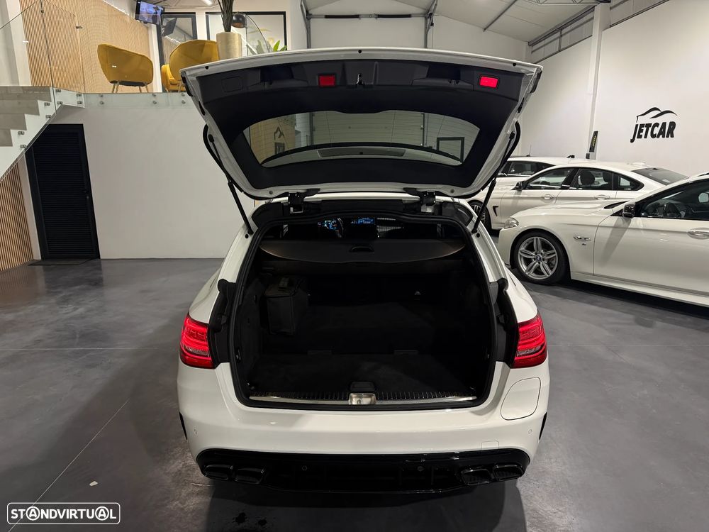 Mercedes-Benz C 300 de AMG Line - 12