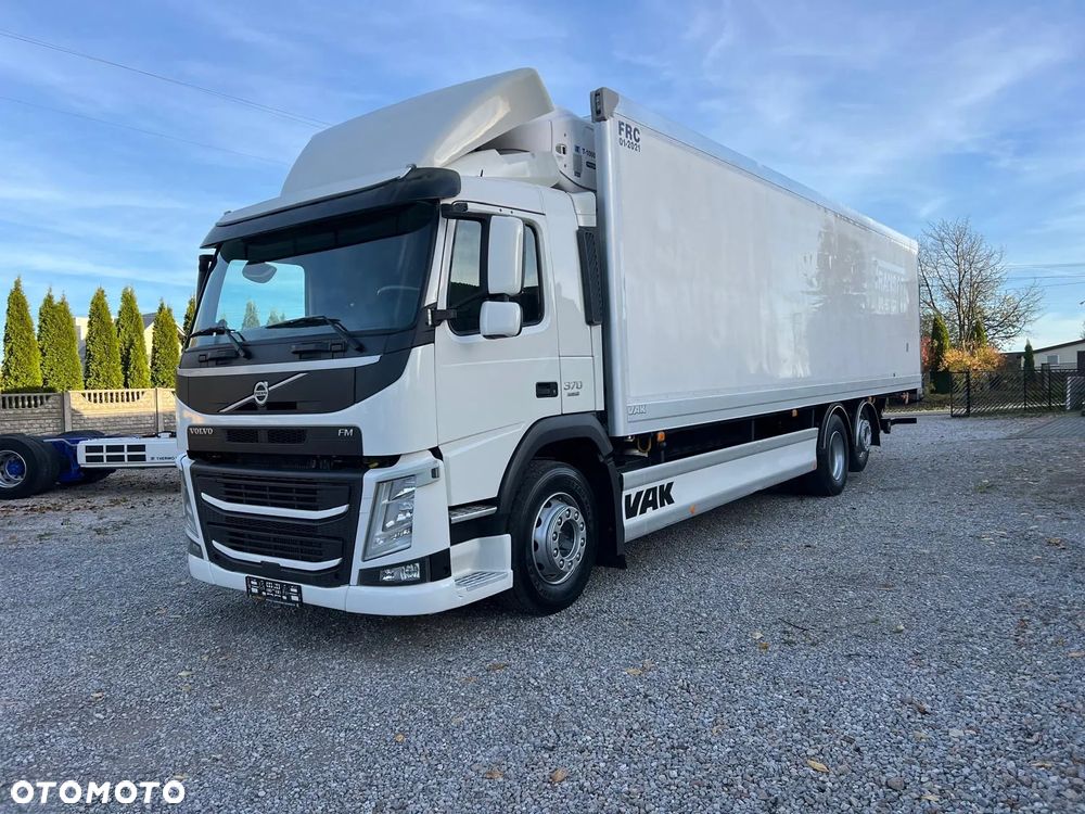 Volvo FM 370 / 6x2 / Chłodnia / Winda / - 24