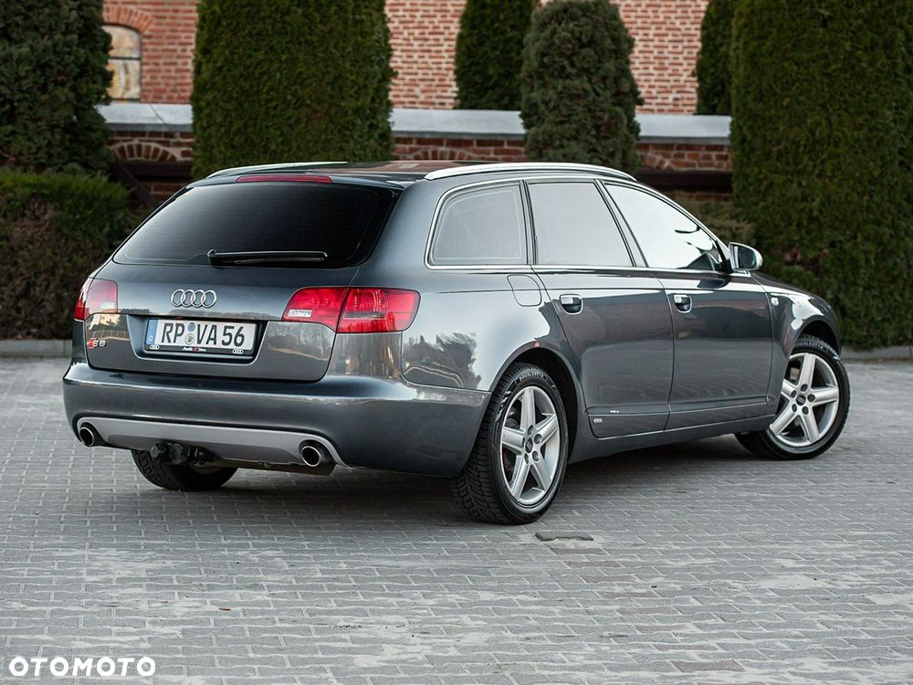 Audi A6 Avant 2.4 - 16