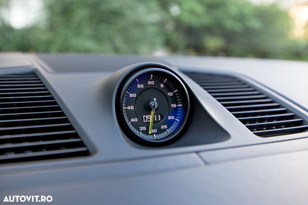 Porsche Cayenne - 32