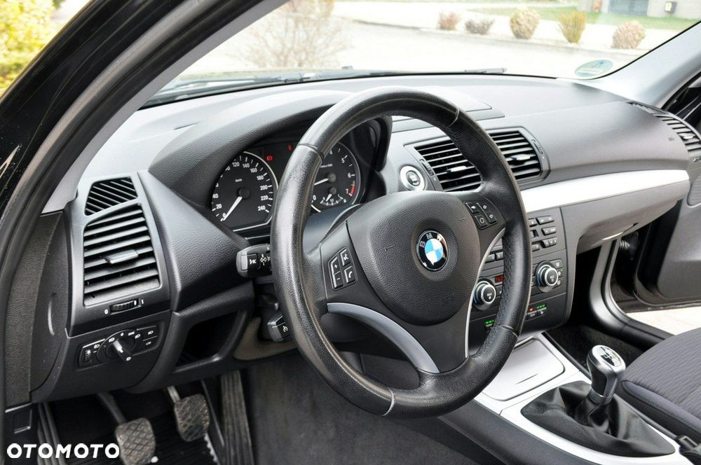 BMW Seria 1 - 21