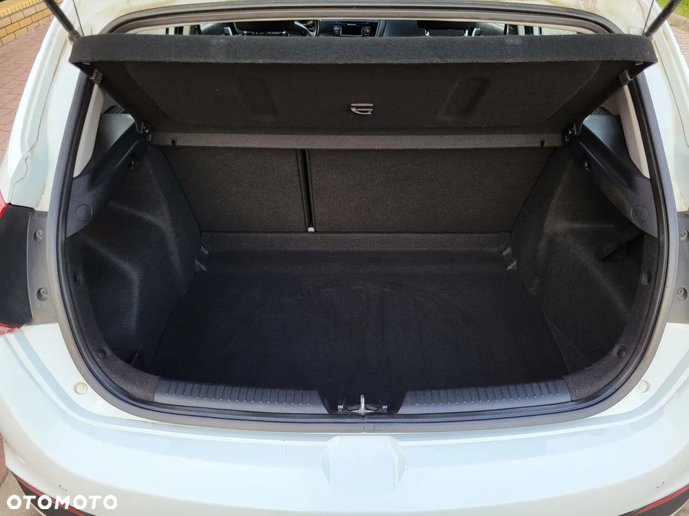Kia Ceed - 13