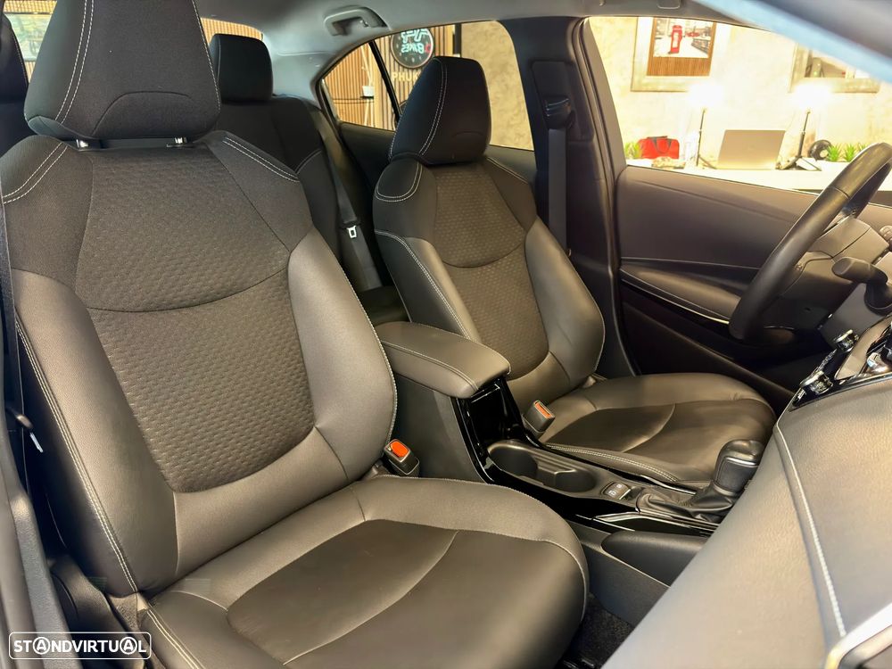 Toyota Corolla SD 1.8 Hybrid Luxury - 21