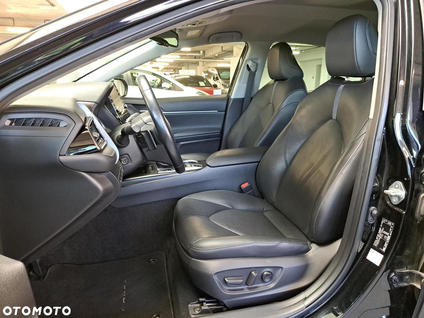 Toyota Camry - 10