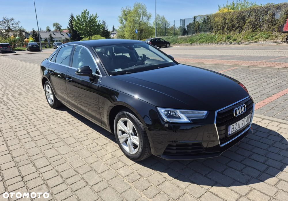 Audi A4 Limousine - 1