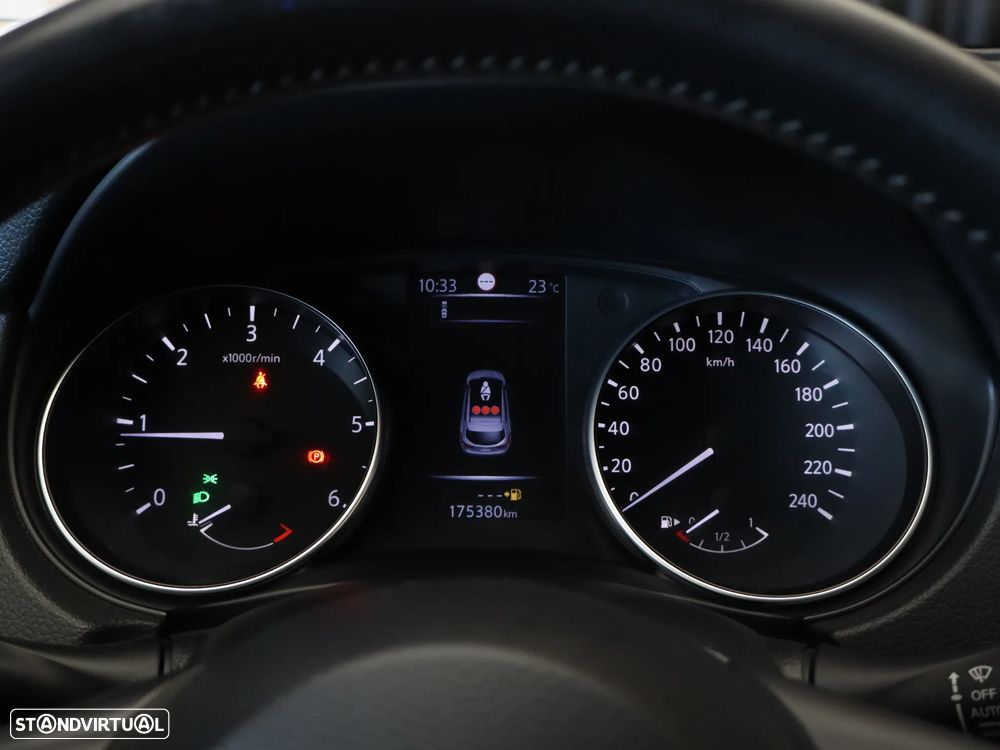 Nissan Qashqai 1.5 dCi N-Connecta - 23