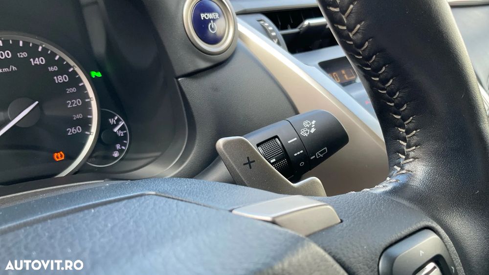 Lexus Seria NX 300h AWD Executive Plus - 39