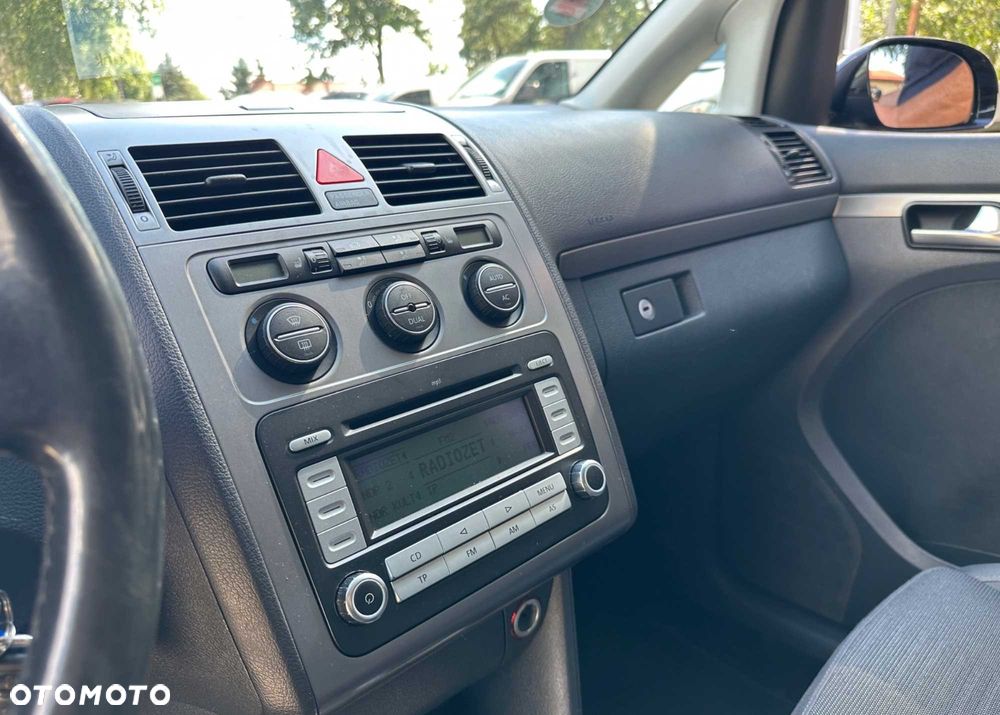 Volkswagen Touran - 6