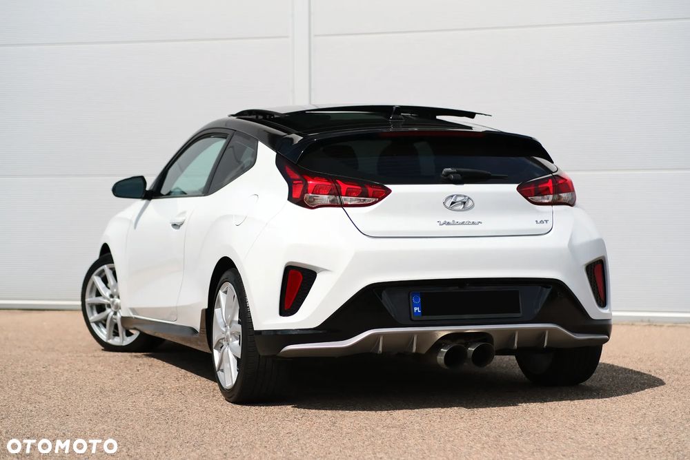 Hyundai Veloster - 12