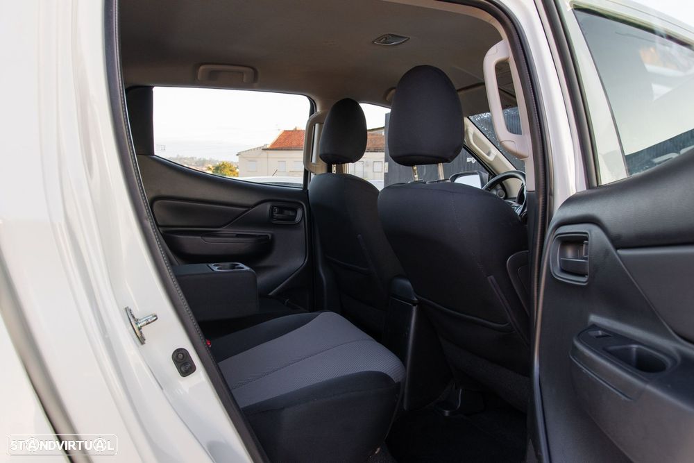 Mitsubishi L200 2.3 DI-D CD Invite 4WD - 12