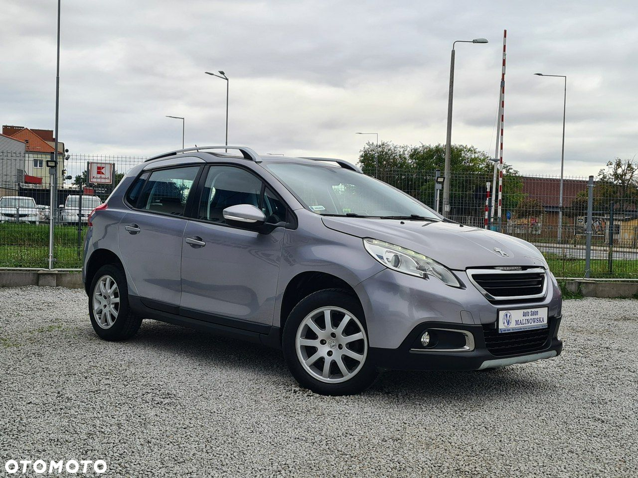 Peugeot 2008 1.6 e-HDi Active S&S - 3