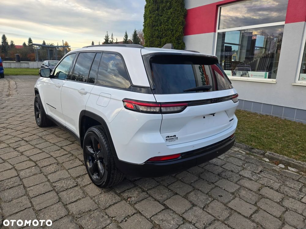 Jeep Grand Cherokee - 8