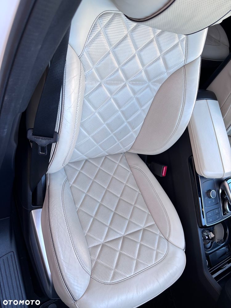 Mercedes-Benz GLS - 27