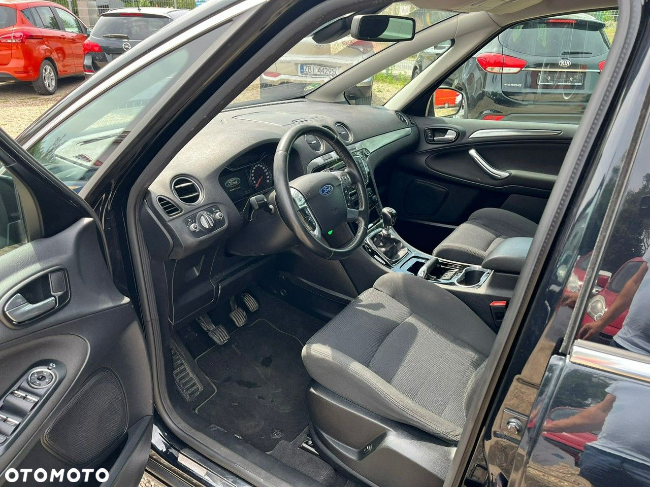 Ford S-Max - 12