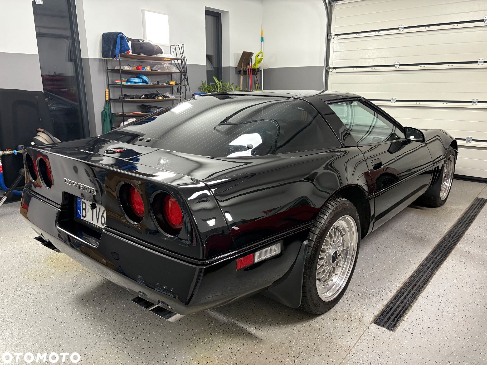 Chevrolet Corvette - 4