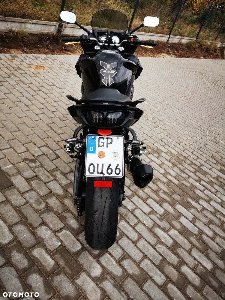 Yamaha FZ8 - 16