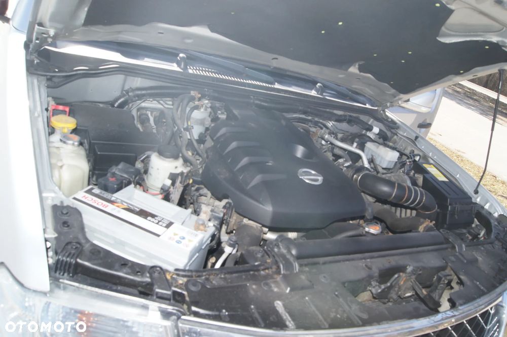 Nissan Navara 2.5 D LE Long - 16