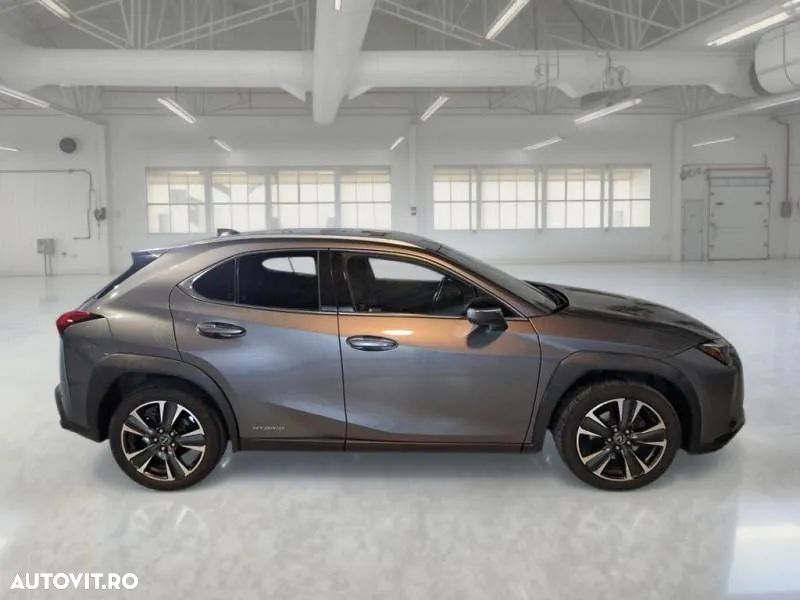 Lexus UX 250h (E-FOUR) Business Edition - 4