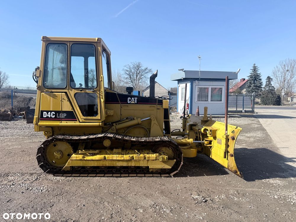 Caterpillar CAT D4C - 8