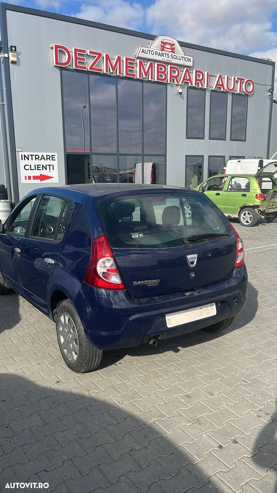 Dezmembram Dacia Sandero 1.2 benzina din 2011 - 3