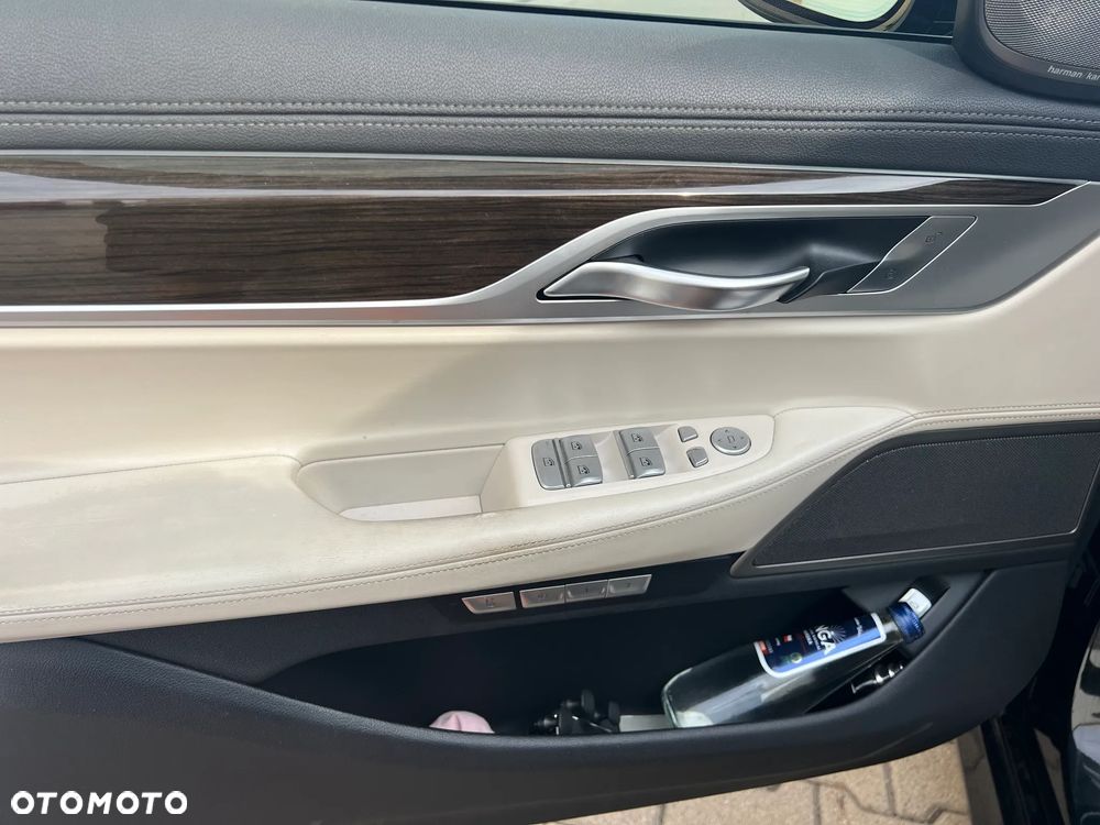 BMW Seria 7 740d xDrive - 14