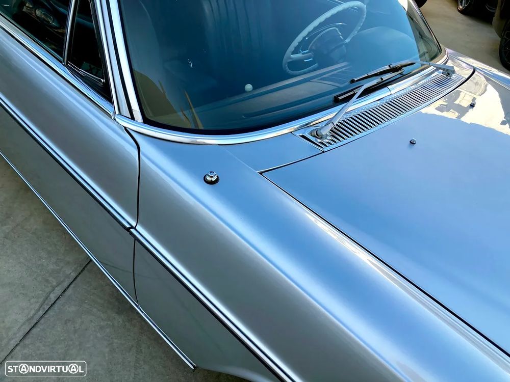 Mercedes-Benz 250 - 38