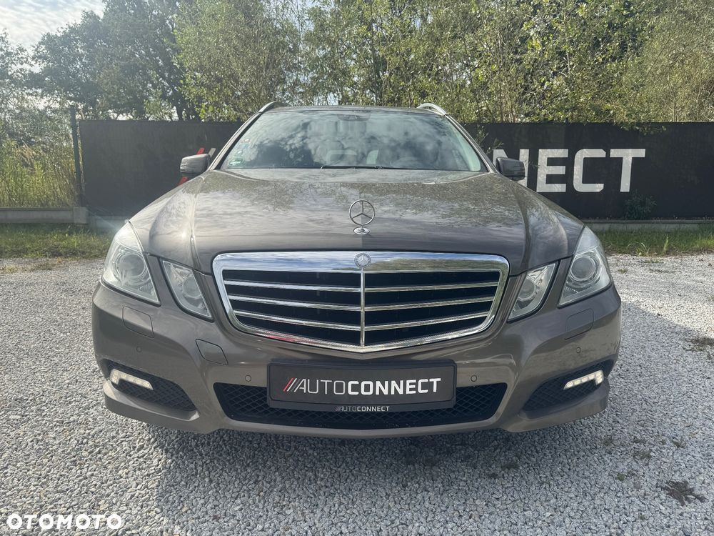 Mercedes-Benz Klasa E 250 CGI BlueEff Avantgarde - 4