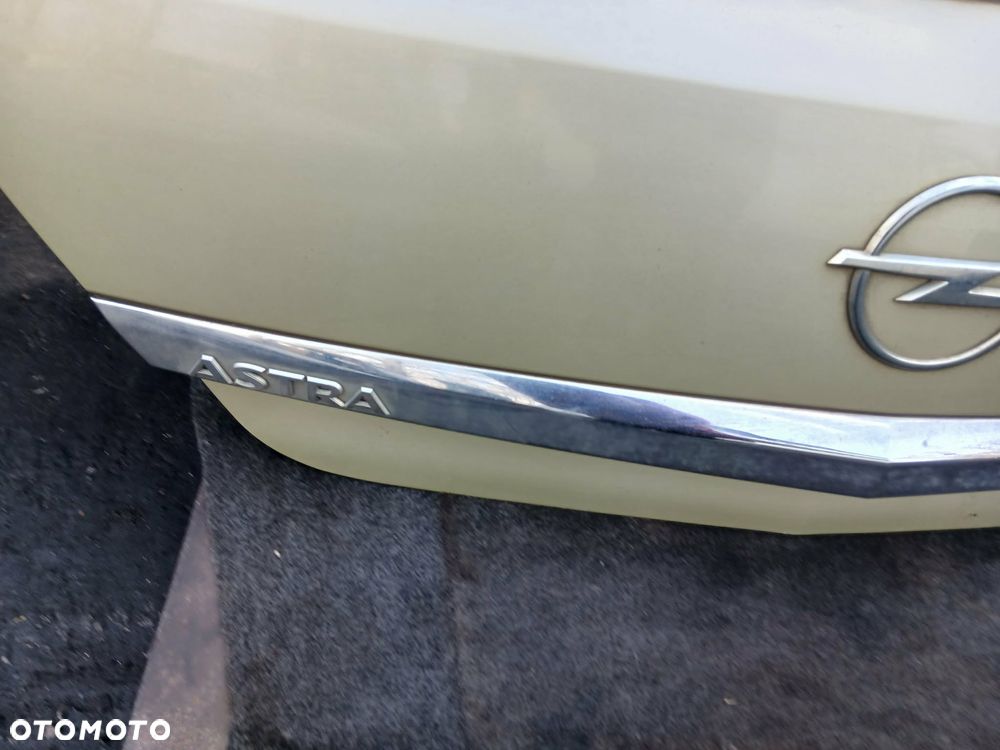 Opel Astra H III HB 5D klapa bagażnika-WGNIOTKA - 2