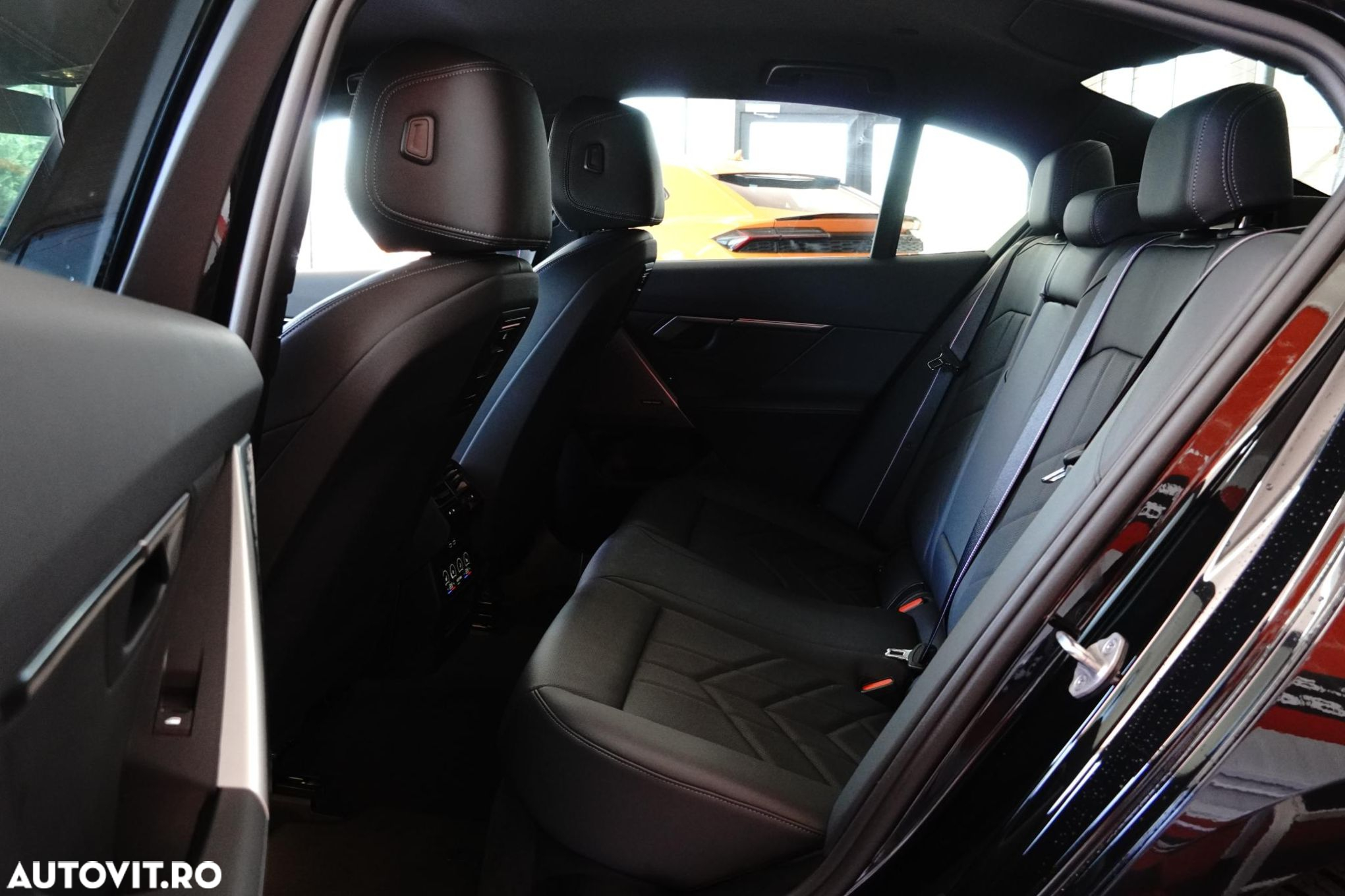 BMW Seria 5 520i AT MHEV - 14