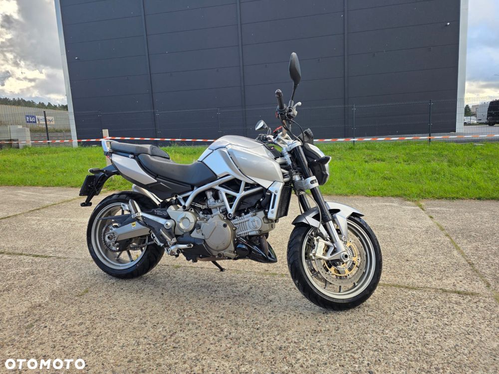 Aprilia Mana